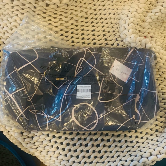 Mali + Lili 🆕 Weekender Bag in Black Abstract - Picture 2 of 5